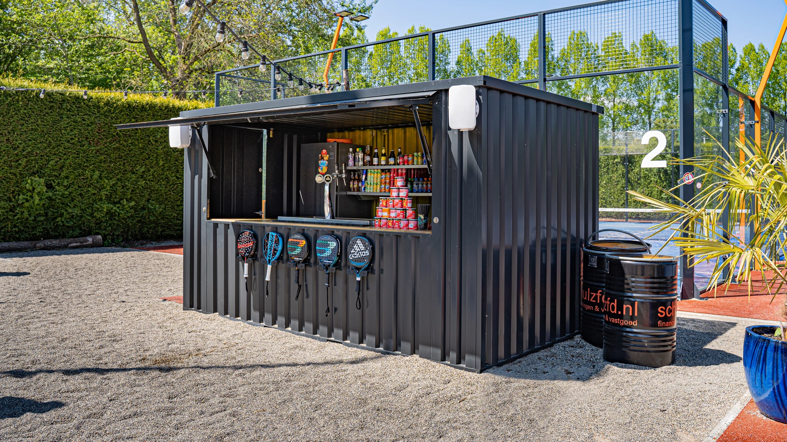 Barcontainer-2560px-1.webp